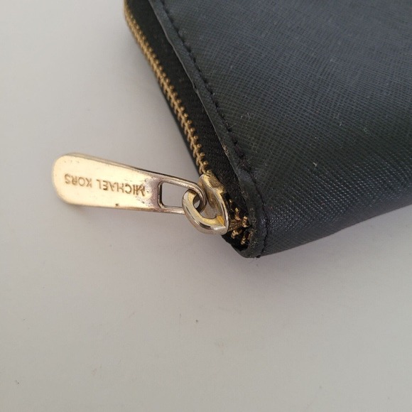 MICHAEL KORS Black Saffiano Leather Zip Around Wallet Card Bill Holder Classic - Picture 10 of 12